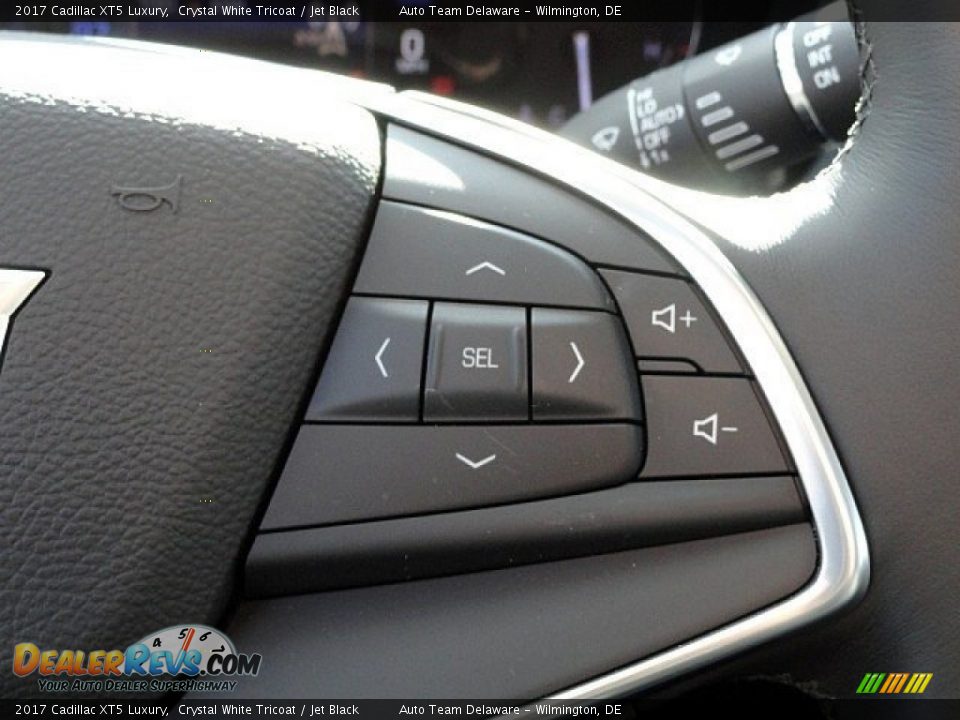 2017 Cadillac XT5 Luxury Crystal White Tricoat / Jet Black Photo #25