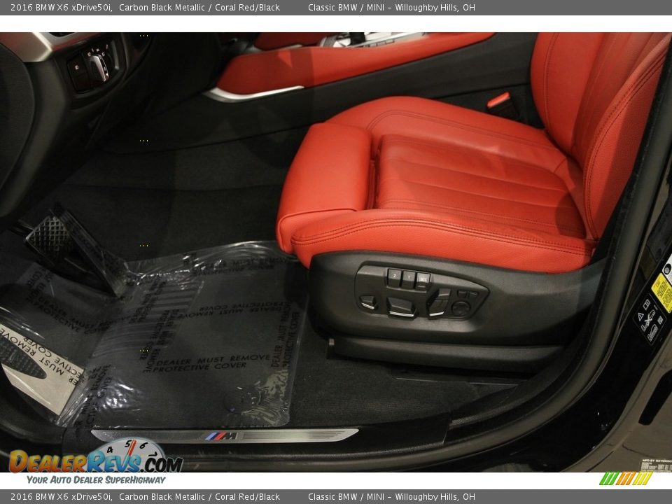 Front Seat of 2016 BMW X6 xDrive50i Photo #7