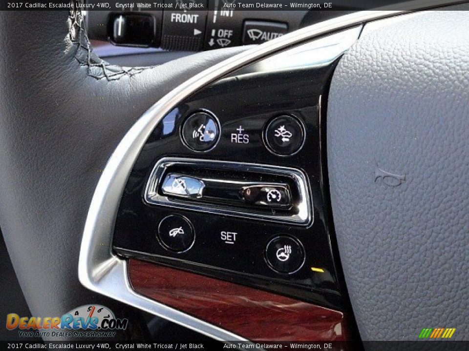 Controls of 2017 Cadillac Escalade Luxury 4WD Photo #22
