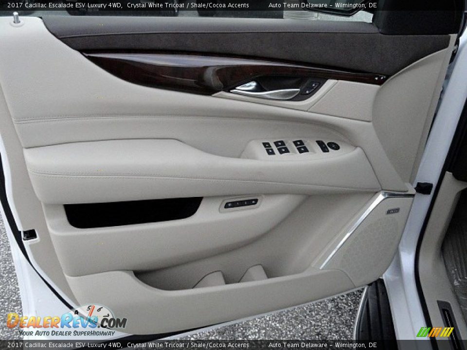 Door Panel of 2017 Cadillac Escalade ESV Luxury 4WD Photo #13
