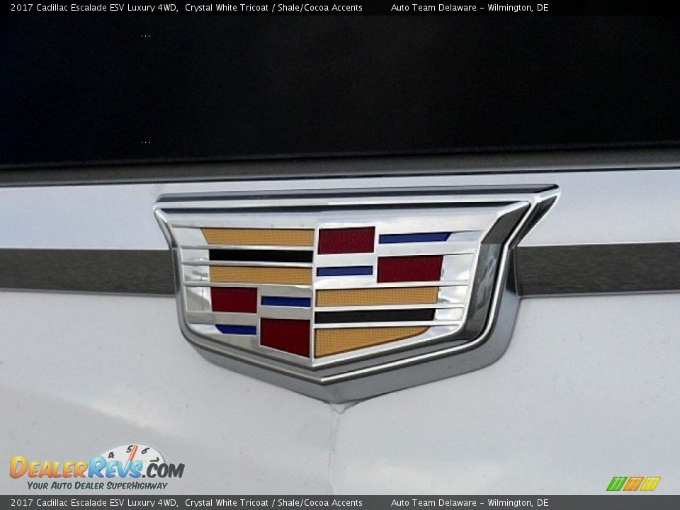 2017 Cadillac Escalade ESV Luxury 4WD Crystal White Tricoat / Shale/Cocoa Accents Photo #30