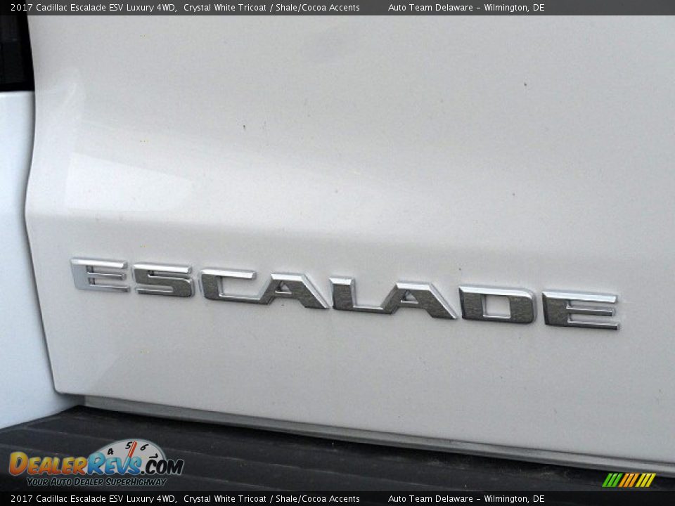 2017 Cadillac Escalade ESV Luxury 4WD Crystal White Tricoat / Shale/Cocoa Accents Photo #32
