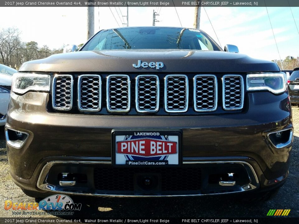 2017 Jeep Grand Cherokee Overland 4x4 Walnut Brown Metallic / Brown/Light Frost Beige Photo #2