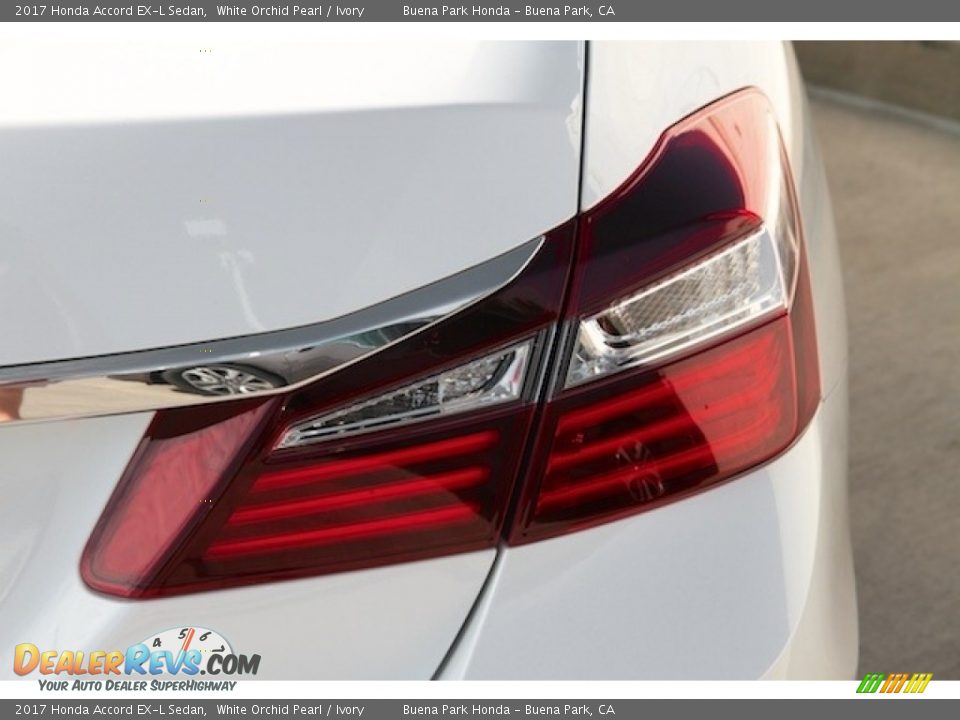 2017 Honda Accord EX-L Sedan White Orchid Pearl / Ivory Photo #4