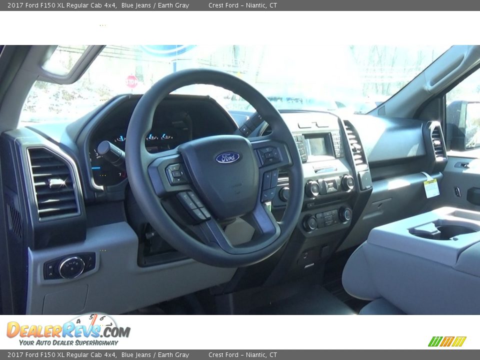 Dashboard of 2017 Ford F150 XL Regular Cab 4x4 Photo #11