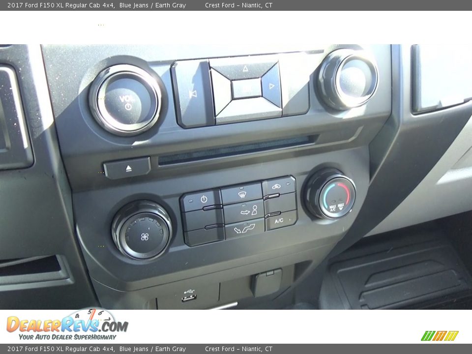 Controls of 2017 Ford F150 XL Regular Cab 4x4 Photo #16