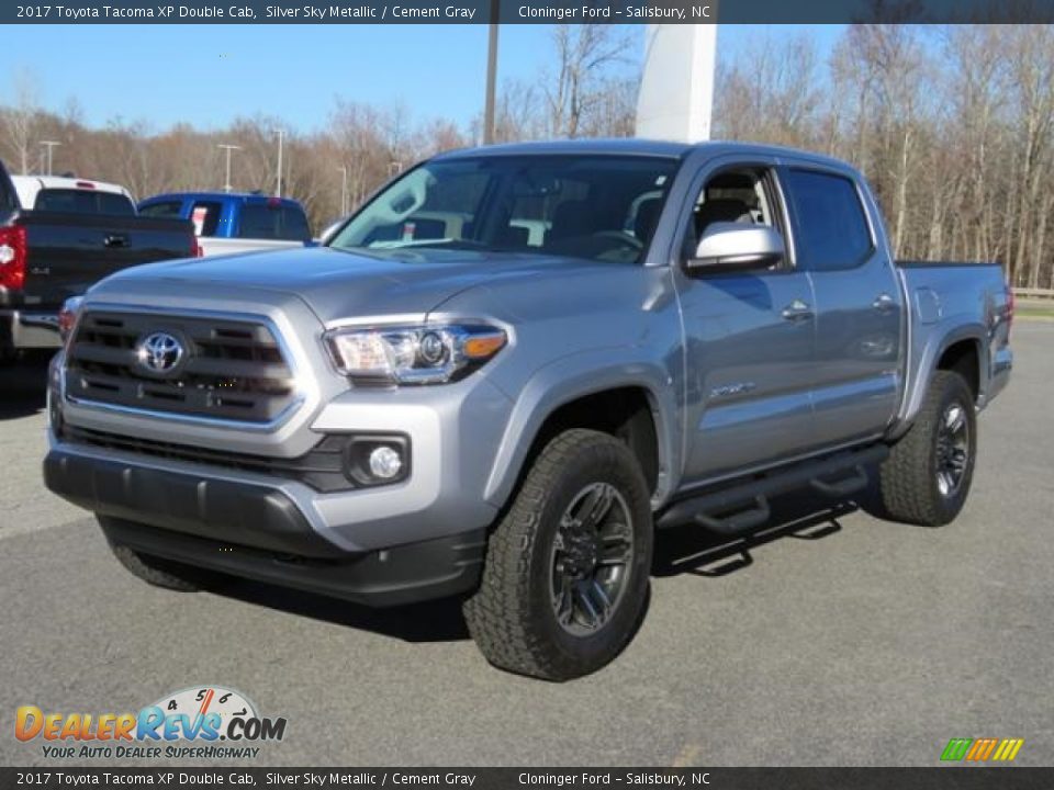 Front 3/4 View of 2017 Toyota Tacoma XP Double Cab Photo #3