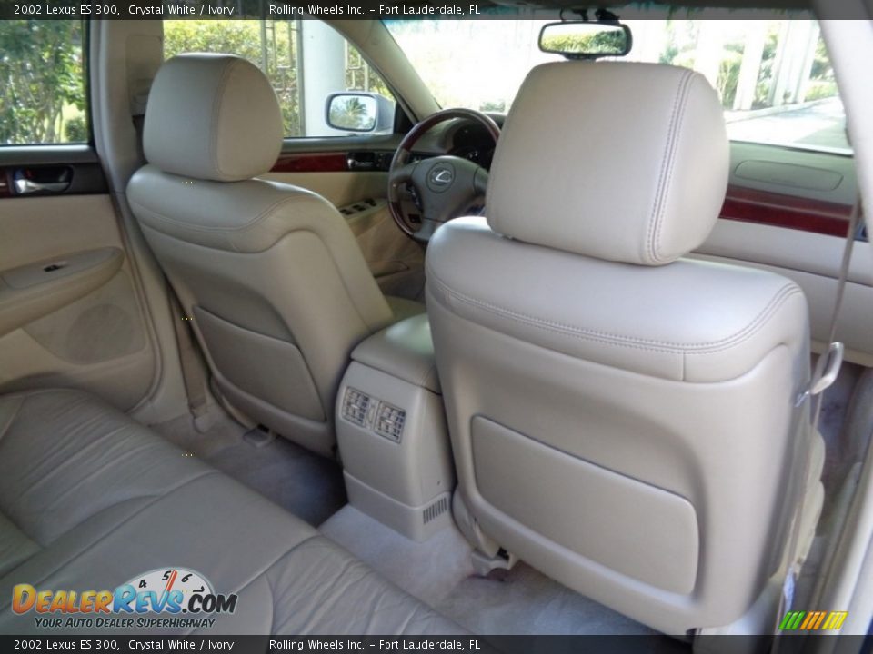 2002 Lexus ES 300 Crystal White / Ivory Photo #31