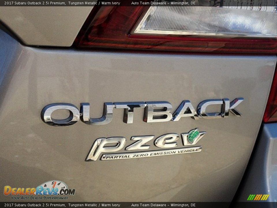 2017 Subaru Outback 2.5i Premium Tungsten Metallic / Warm Ivory Photo #28