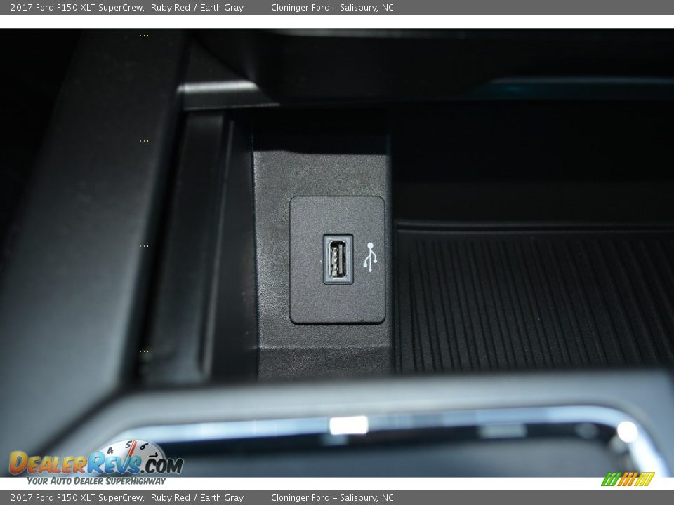 2017 Ford F150 XLT SuperCrew Ruby Red / Earth Gray Photo #13