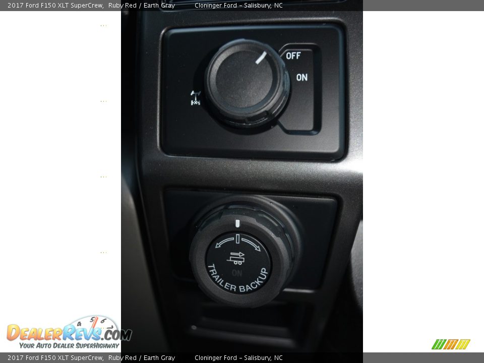 2017 Ford F150 XLT SuperCrew Ruby Red / Earth Gray Photo #15