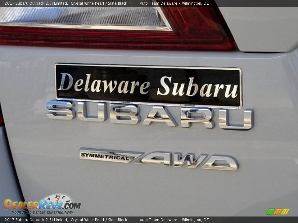2017 Subaru Outback 2.5i Limited Crystal White Pearl / Slate Black Photo #31