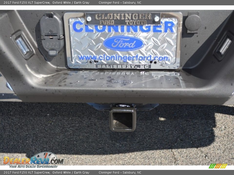 2017 Ford F150 XLT SuperCrew Oxford White / Earth Gray Photo #5