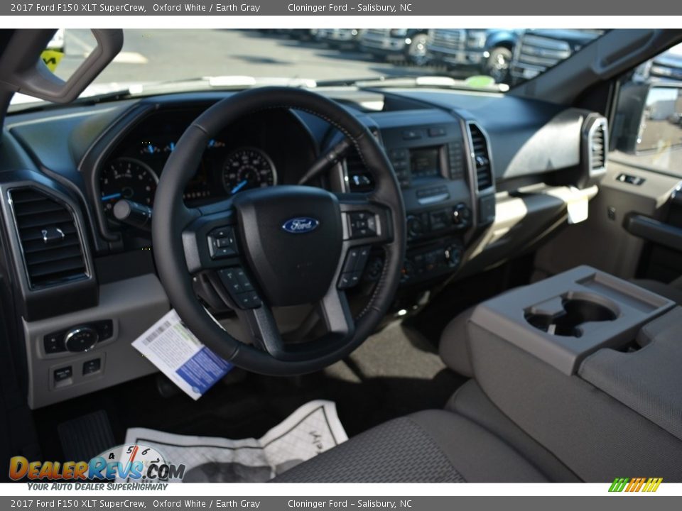 2017 Ford F150 XLT SuperCrew Oxford White / Earth Gray Photo #9