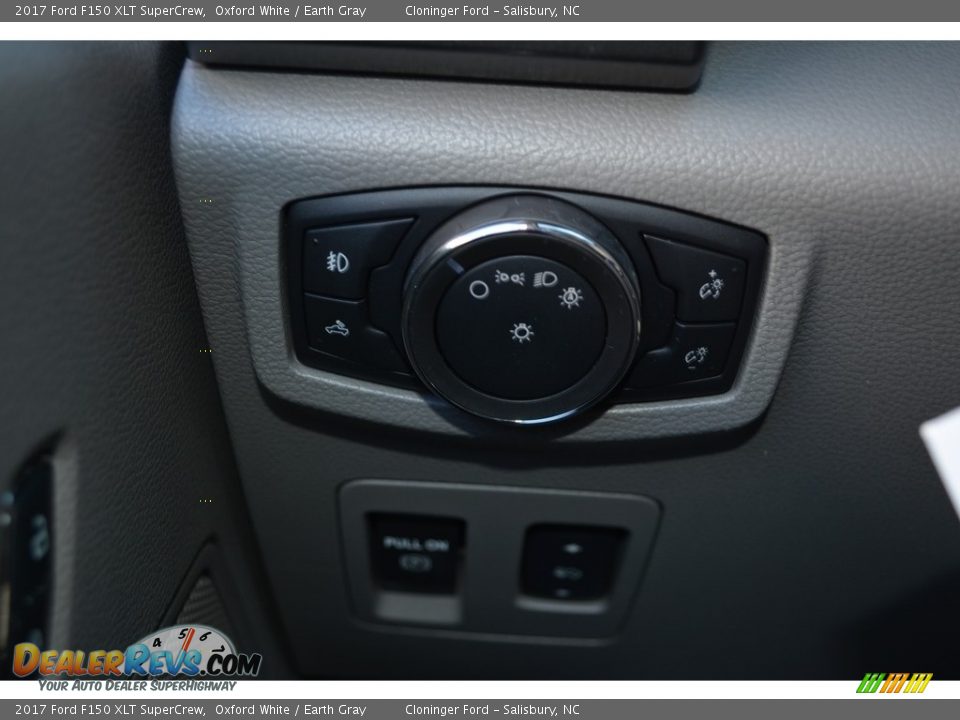 2017 Ford F150 XLT SuperCrew Oxford White / Earth Gray Photo #16