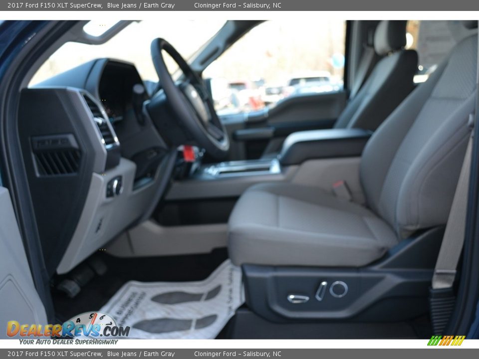 2017 Ford F150 XLT SuperCrew Blue Jeans / Earth Gray Photo #8