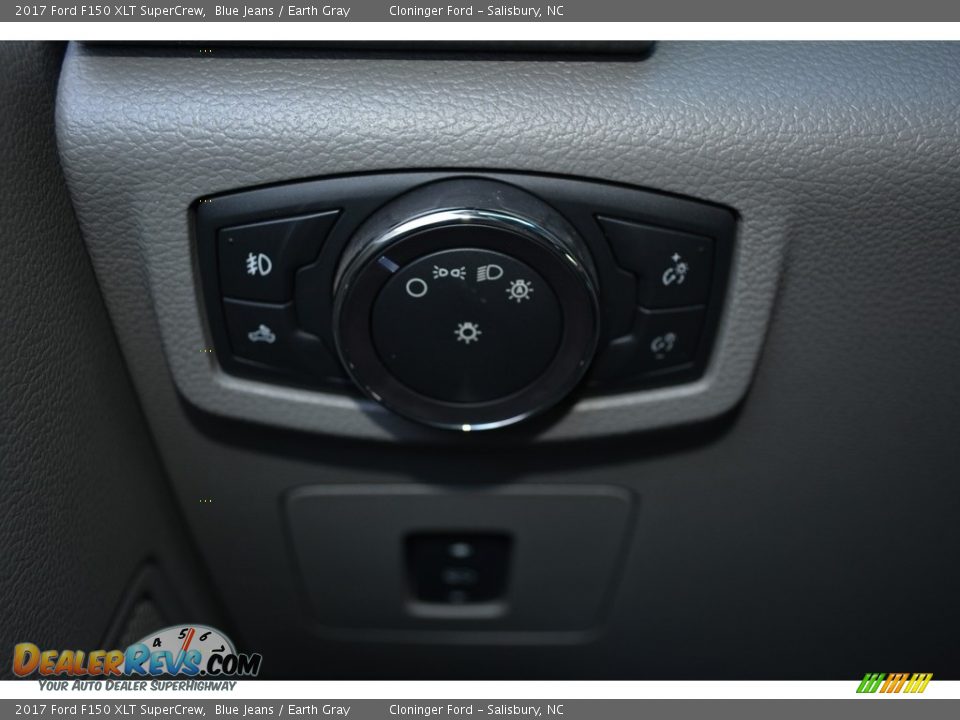 2017 Ford F150 XLT SuperCrew Blue Jeans / Earth Gray Photo #20