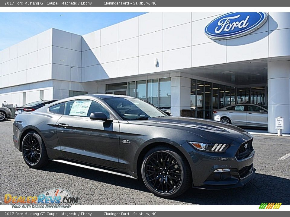Front 3/4 View of 2017 Ford Mustang GT Coupe Photo #1