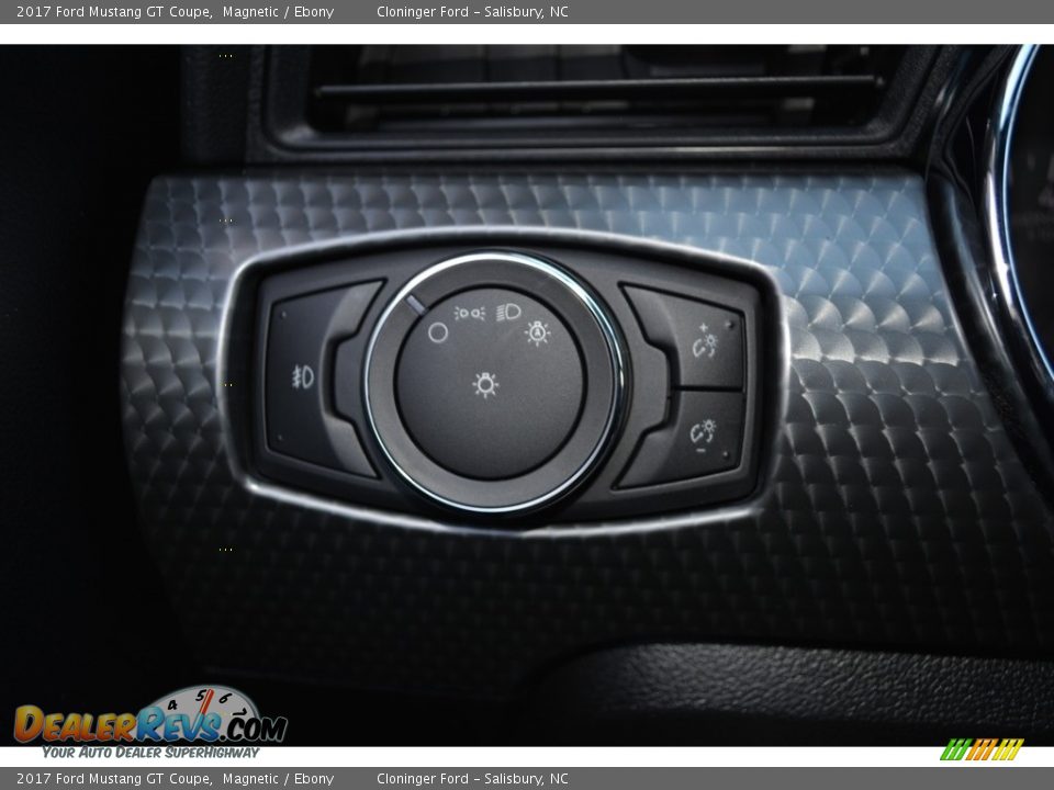 Controls of 2017 Ford Mustang GT Coupe Photo #14