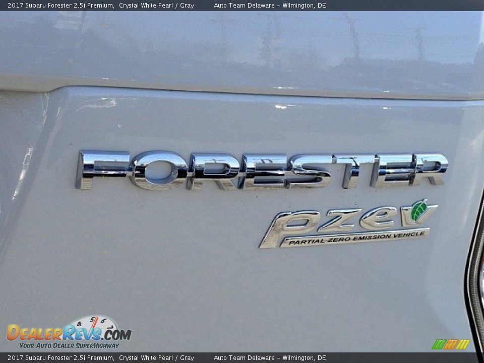 2017 Subaru Forester 2.5i Premium Crystal White Pearl / Gray Photo #31