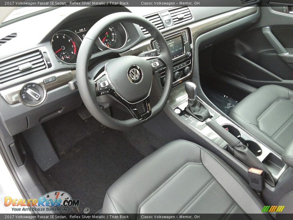 Titan Black Interior - 2017 Volkswagen Passat SE Sedan Photo #5
