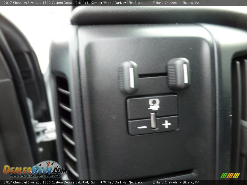2017 Chevrolet Silverado 1500 Custom Double Cab 4x4 Summit White / Dark Ash/Jet Black Photo #26
