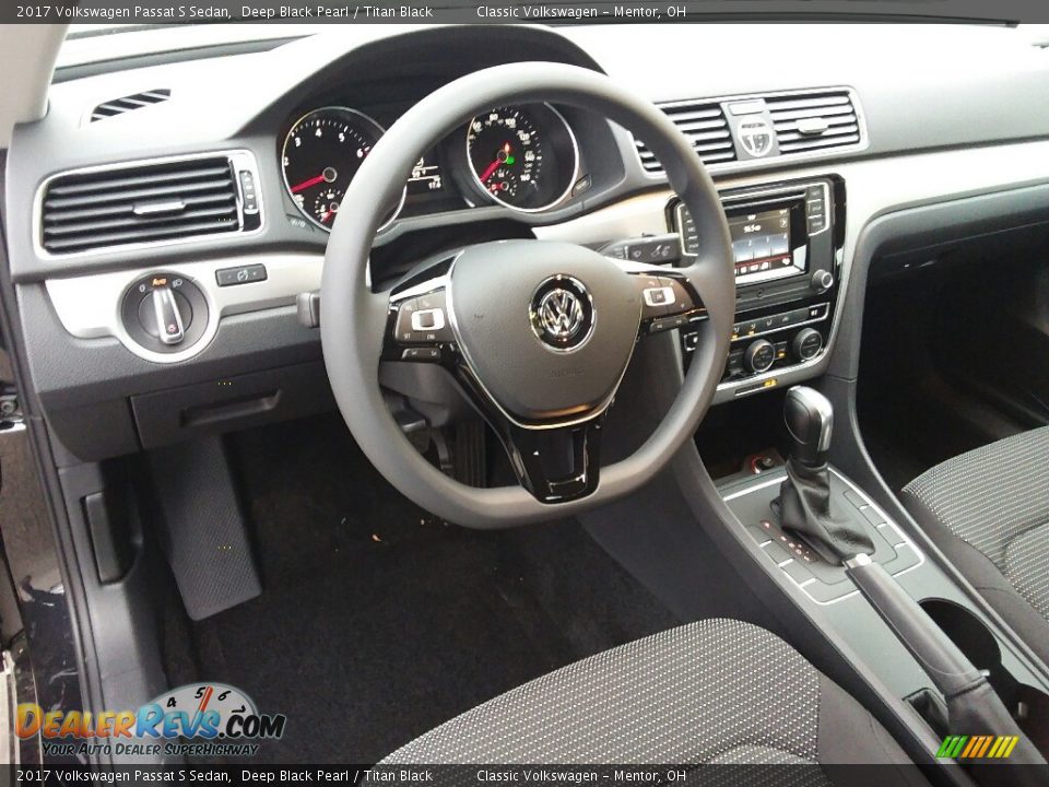 Titan Black Interior - 2017 Volkswagen Passat S Sedan Photo #5