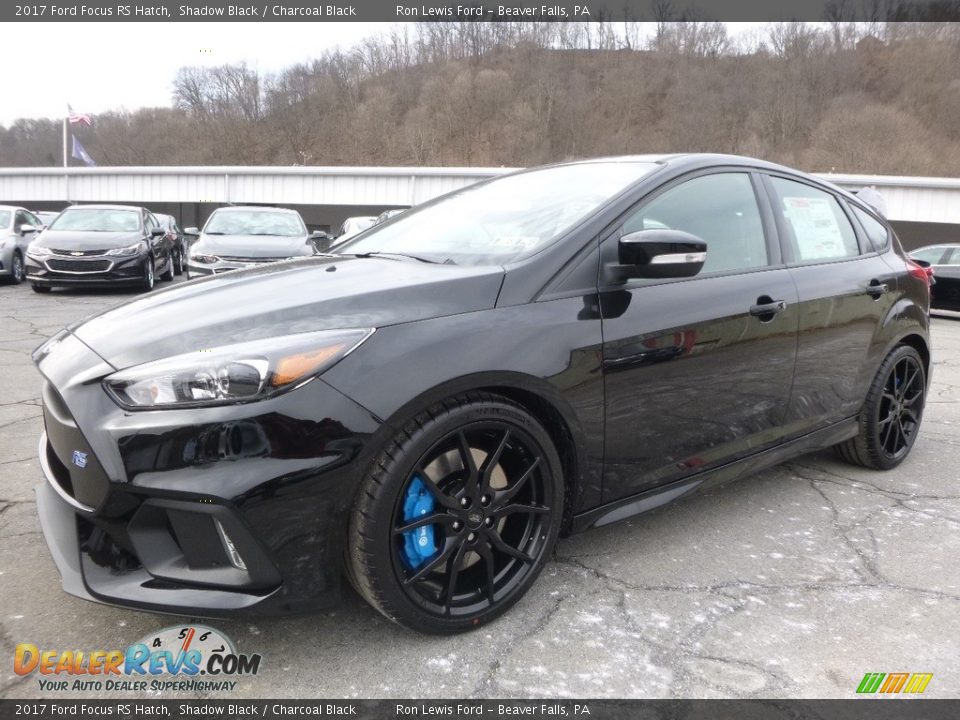 Front 3/4 View of 2017 Ford Focus RS Hatch Photo #6