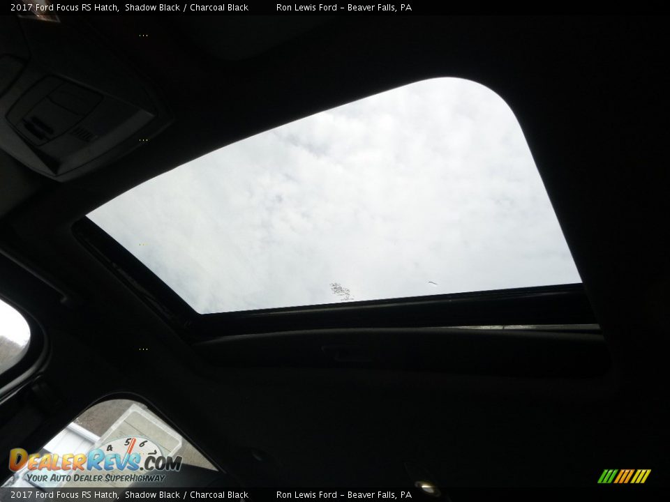 Sunroof of 2017 Ford Focus RS Hatch Photo #15