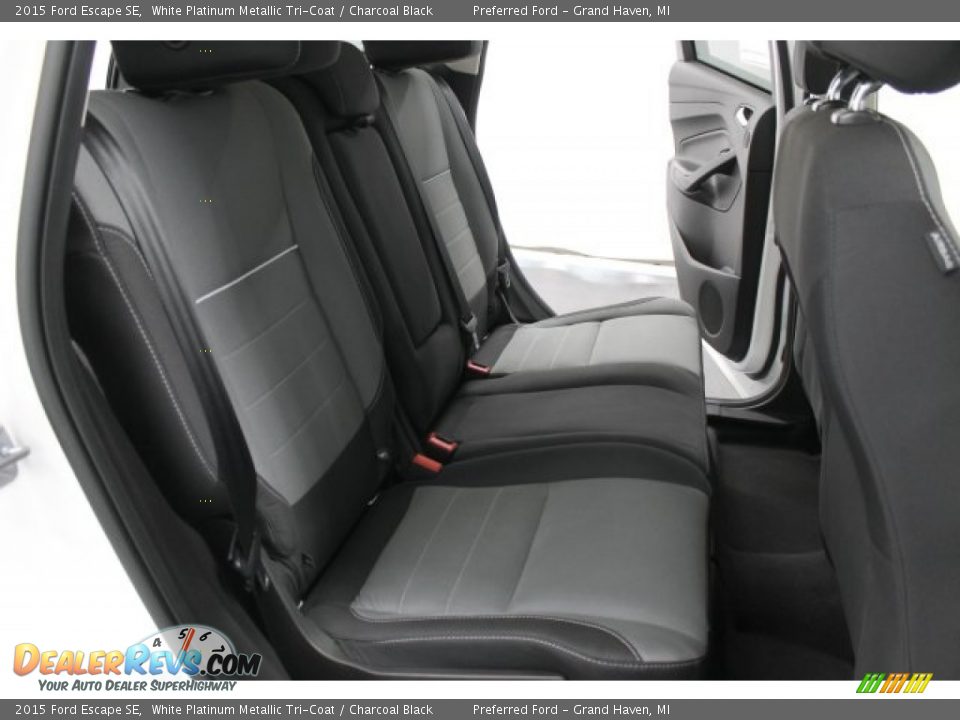 2015 Ford Escape SE White Platinum Metallic Tri-Coat / Charcoal Black Photo #19