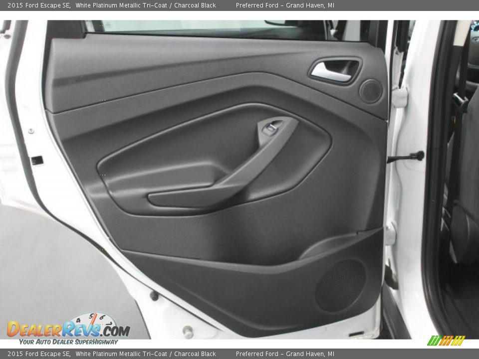 2015 Ford Escape SE White Platinum Metallic Tri-Coat / Charcoal Black Photo #22