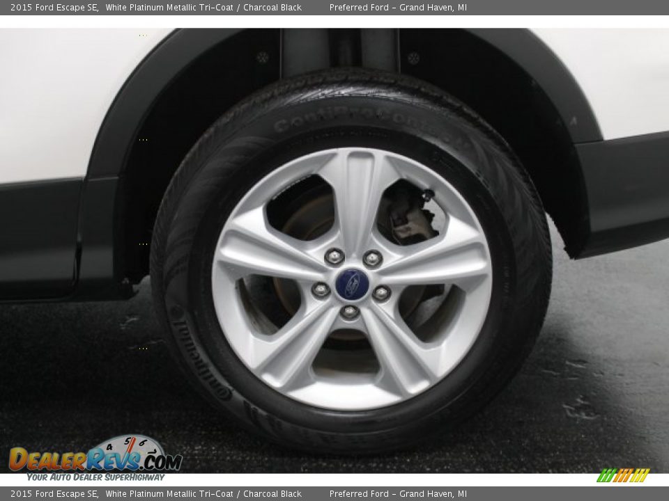 2015 Ford Escape SE White Platinum Metallic Tri-Coat / Charcoal Black Photo #32