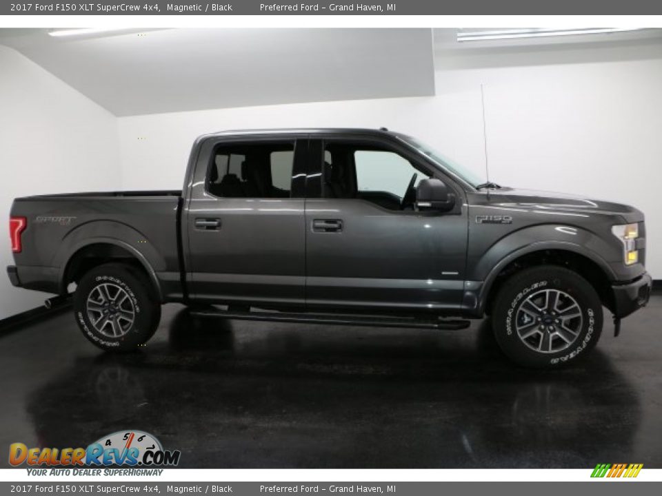 2017 Ford F150 XLT SuperCrew 4x4 Magnetic / Black Photo #1