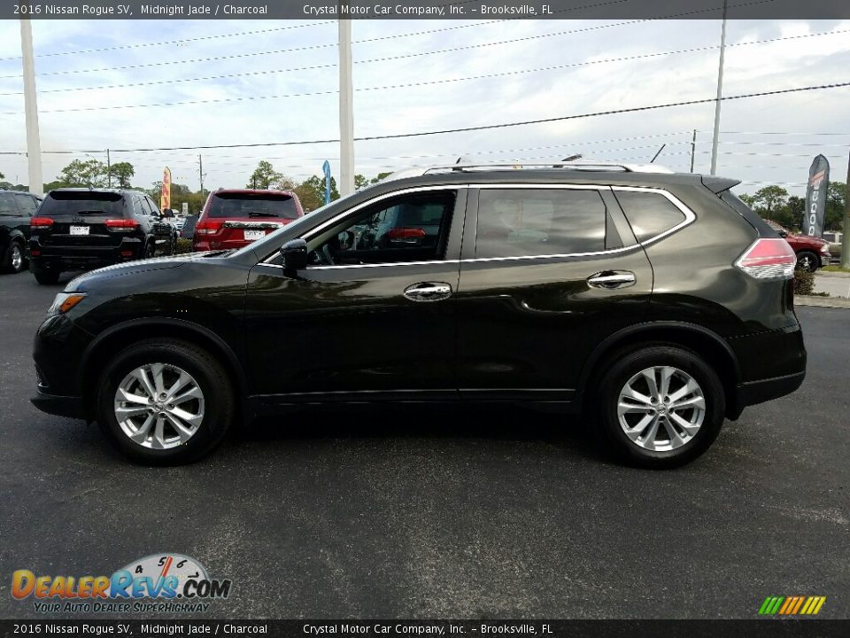 2016 Nissan Rogue SV Midnight Jade / Charcoal Photo #2