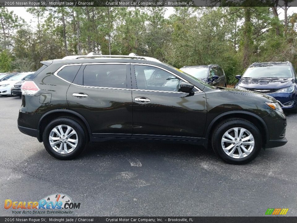 2016 Nissan Rogue SV Midnight Jade / Charcoal Photo #6