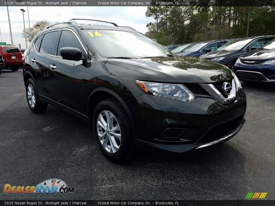2016 Nissan Rogue SV Midnight Jade / Charcoal Photo #7