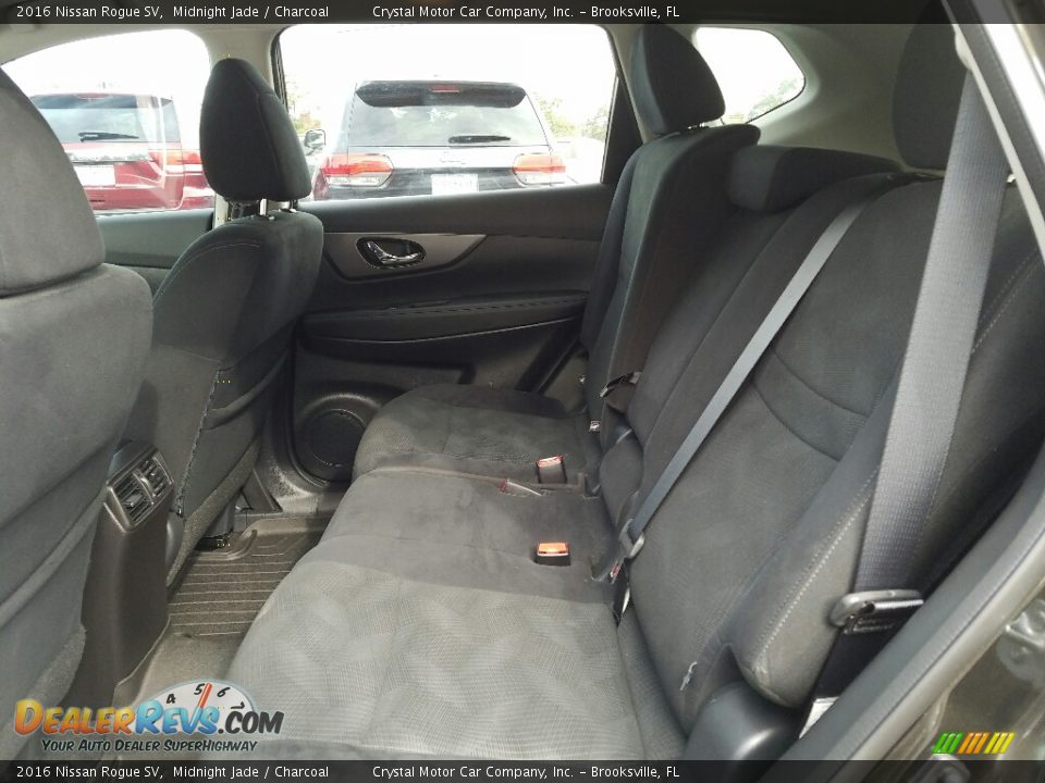 2016 Nissan Rogue SV Midnight Jade / Charcoal Photo #10