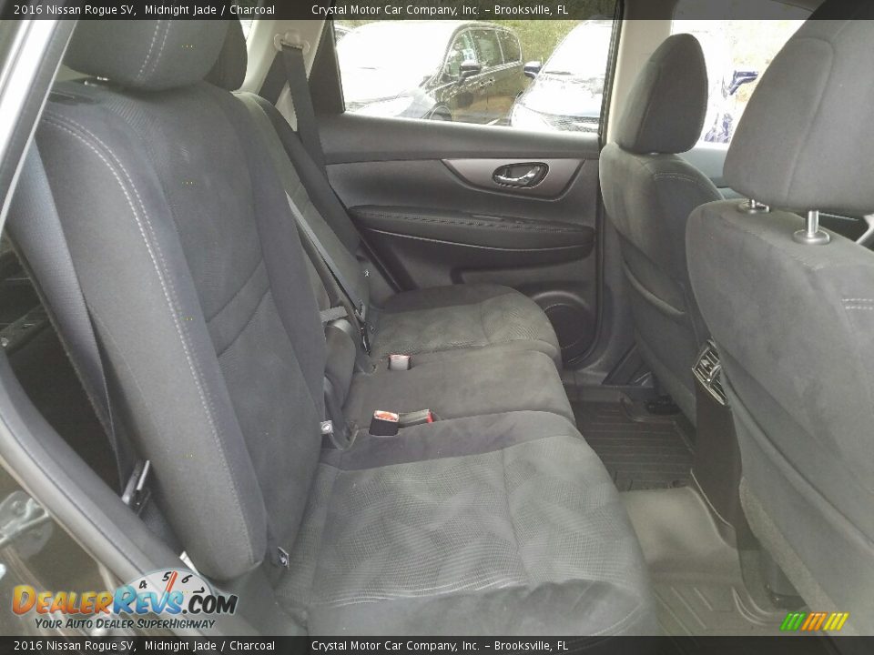 2016 Nissan Rogue SV Midnight Jade / Charcoal Photo #11