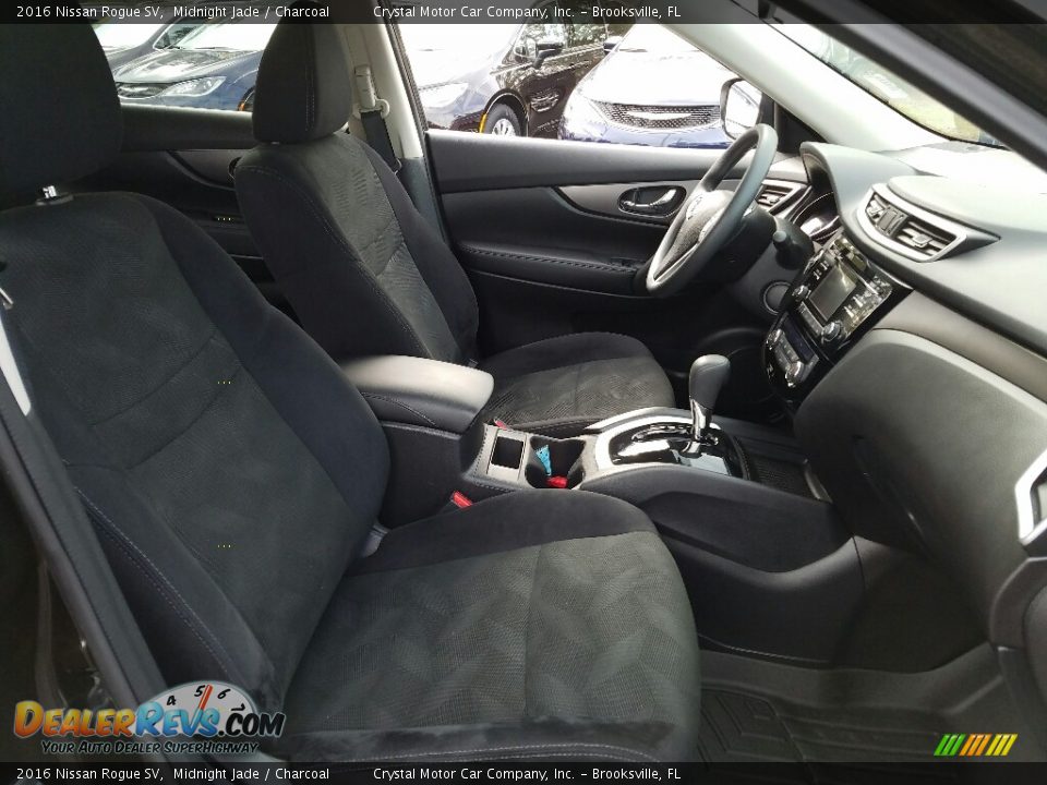 2016 Nissan Rogue SV Midnight Jade / Charcoal Photo #12