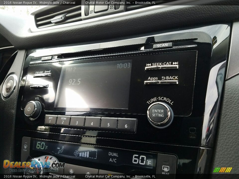 2016 Nissan Rogue SV Midnight Jade / Charcoal Photo #15