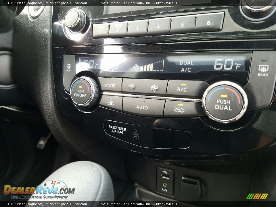 2016 Nissan Rogue SV Midnight Jade / Charcoal Photo #17