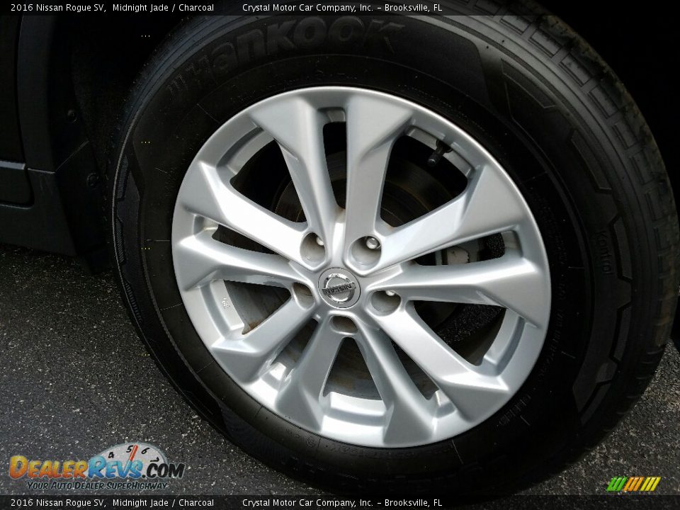 2016 Nissan Rogue SV Midnight Jade / Charcoal Photo #20