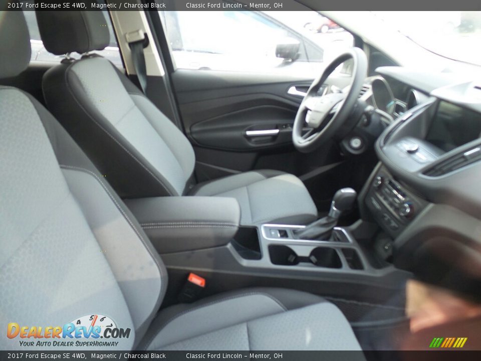 2017 Ford Escape SE 4WD Magnetic / Charcoal Black Photo #4