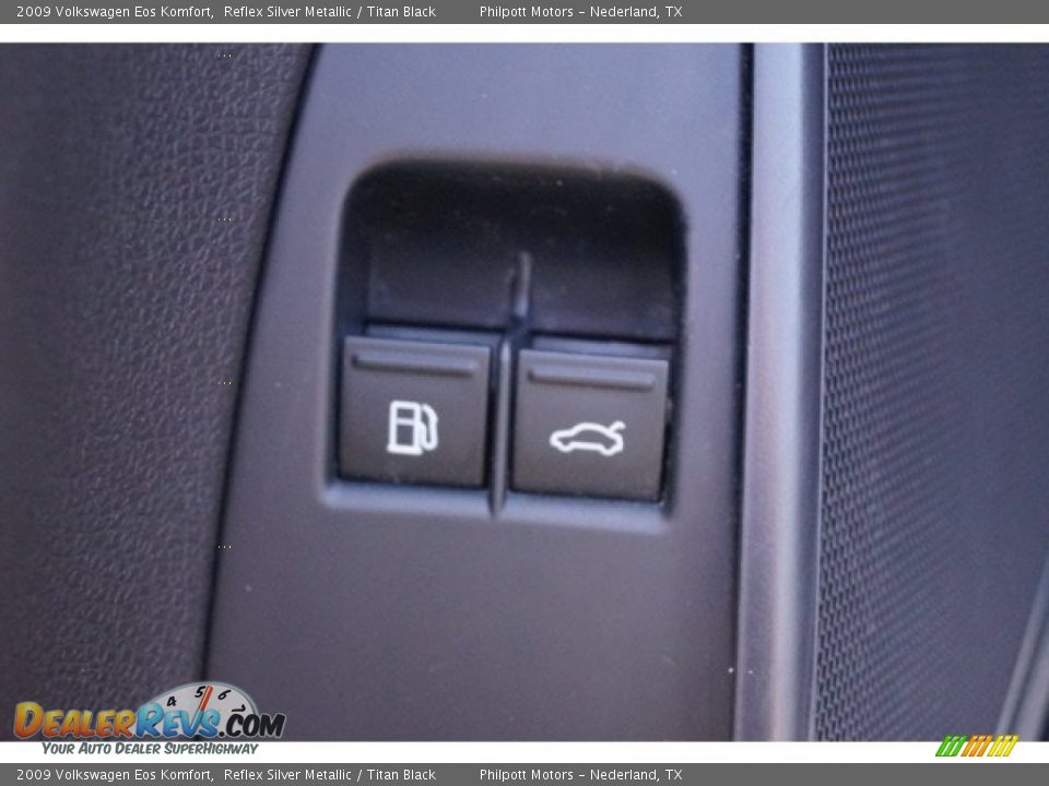 2009 Volkswagen Eos Komfort Reflex Silver Metallic / Titan Black Photo #17