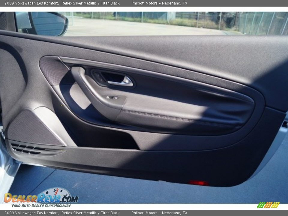 2009 Volkswagen Eos Komfort Reflex Silver Metallic / Titan Black Photo #29