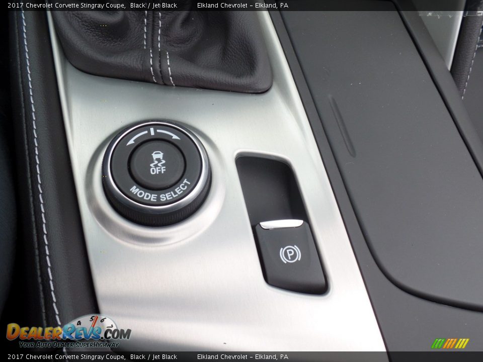 Controls of 2017 Chevrolet Corvette Stingray Coupe Photo #31