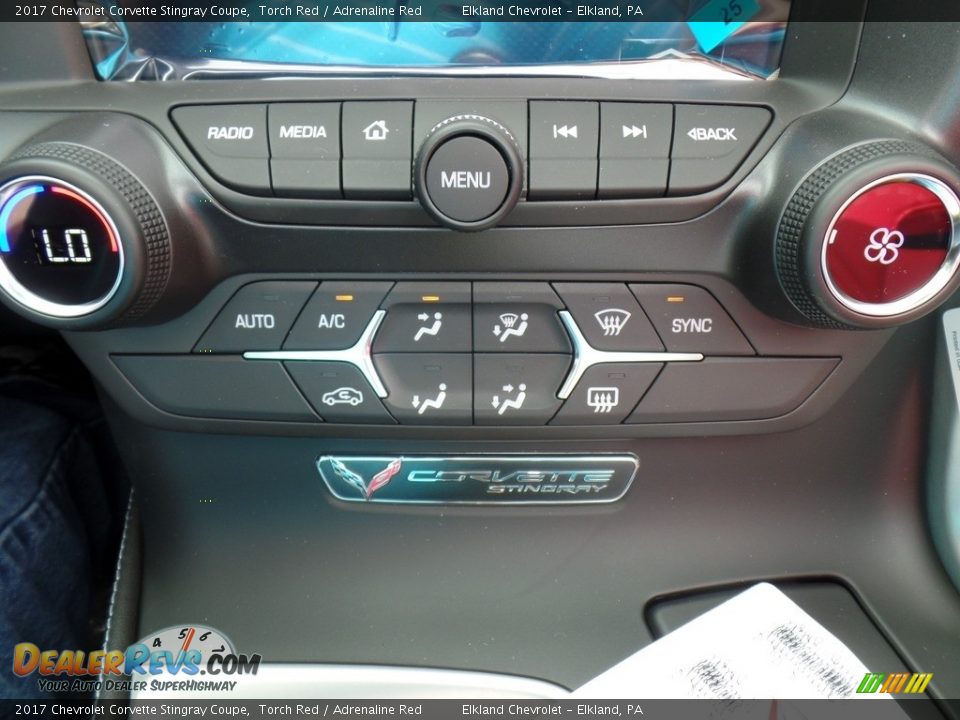 Controls of 2017 Chevrolet Corvette Stingray Coupe Photo #31