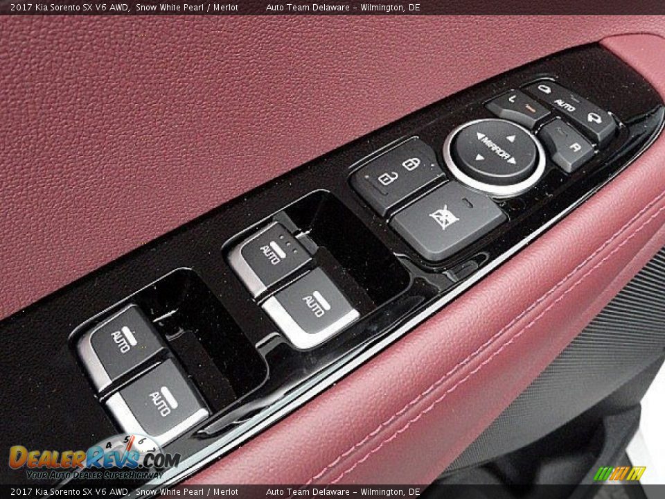 Controls of 2017 Kia Sorento SX V6 AWD Photo #16