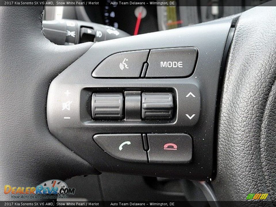 Controls of 2017 Kia Sorento SX V6 AWD Photo #30