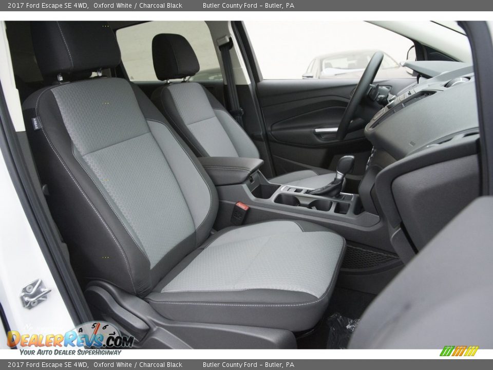 2017 Ford Escape SE 4WD Oxford White / Charcoal Black Photo #7
